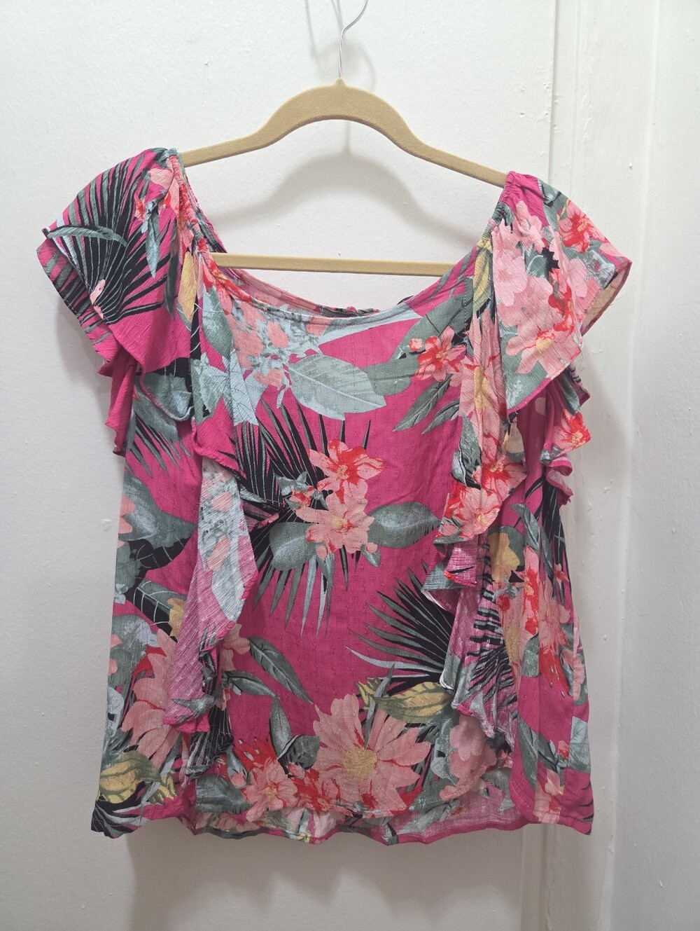 Rachel Roy tropical ruffle sleeveless blouse floral L large never worn